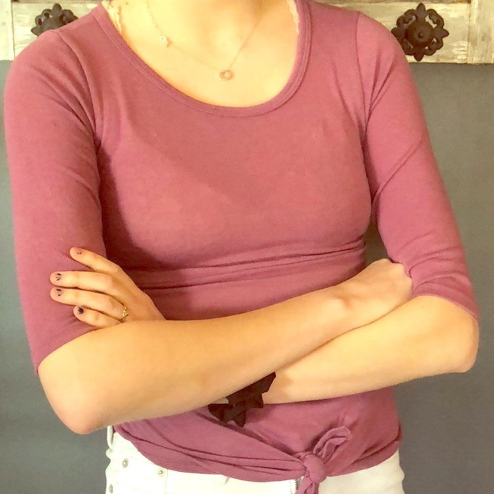 quarter  sleeve T-shirt